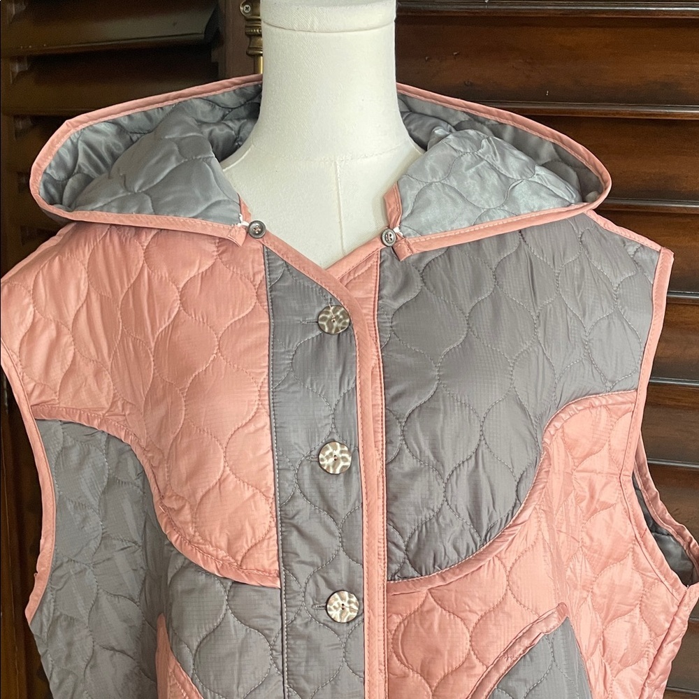 POL Salmon Pink and Gray Quilted Vest M/L Removable Hood Oversized - Picture 5 of 13